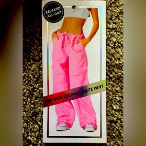 Tinceltown Pants Size M  New with Tags Tie Waist & Legs Pockets Pink Summer